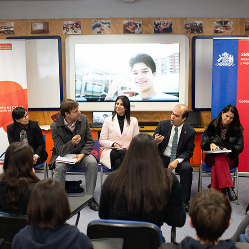 Autoridades conversan sobre drogas con estudiantes de Puente Alto en día de la prevención
